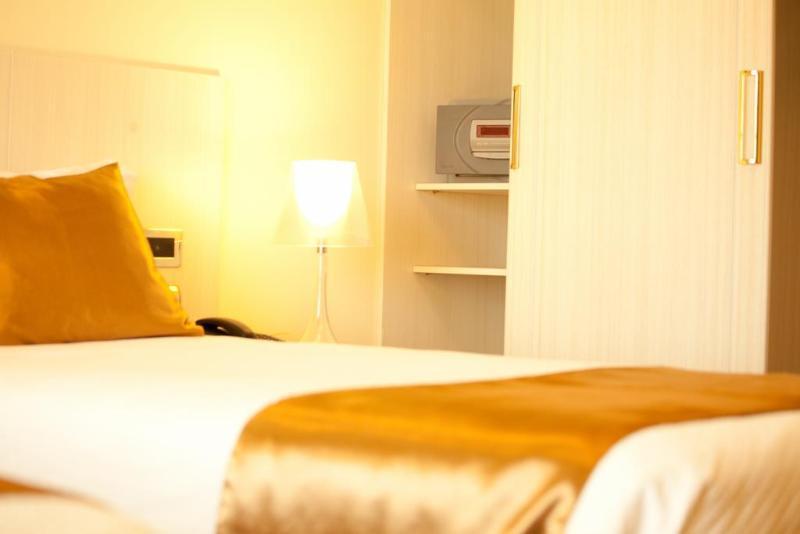 Hotel Florenca Луанда Екстер'єр фото